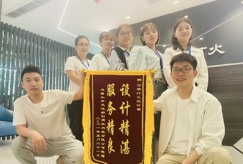 以服務(wù)為己任，以滿意為準(zhǔn)則——萬家燈火好評(píng)如潮！